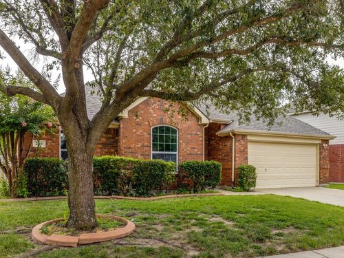 208 Millington Trl, Mansfield, TX, 76063-4833 | Card Image