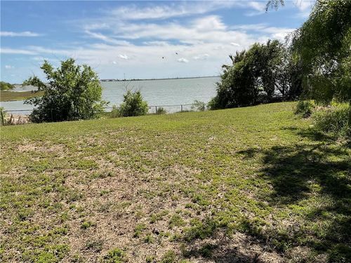 1014 Bluff Dr, Portland, TX, 78374-1847 | Card Image