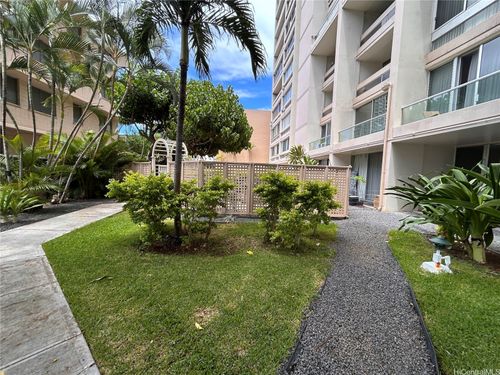 apt-301-555 University Ave, Honolulu, HI, 96826-5018 | Card Image
