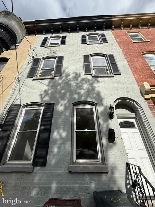 715 W 8th St, WILMINGTON, DE, 19801-1359 | Card Image