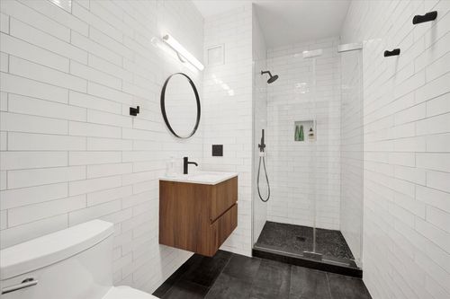 1007-757 N Orleans St, Chicago, IL, 60654-3522 | Card Image