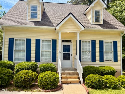 215 W Chestnut Ave, Wake Forest, NC, 27587-2117 | Card Image