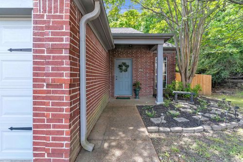 889 Abbey Grove Ln, Cordova, TN, 38018-8218 | Card Image