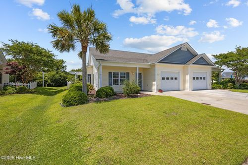 124 Palmetto Place Cir, Beaufort, NC, 28516-1759 | Card Image