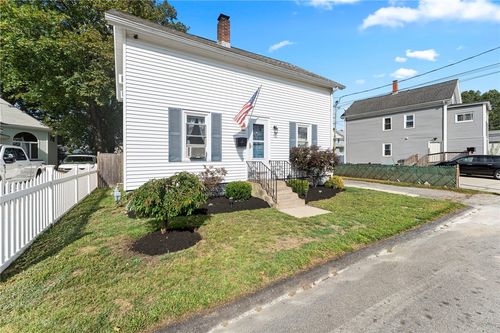 3 Arnold Ave, Lincoln, RI, 02865-3504 | Card Image