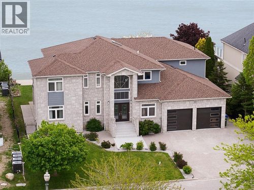 300 Shoreview Cir, Windsor, ON, N8P1M7 | Card Image