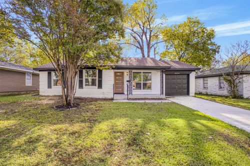 1730 Buena Vista St, Mesquite, TX, 75149-2261 | Card Image