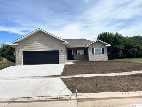 1810 Vivian Ln, David City, NE, 68632-4003 | Card Image