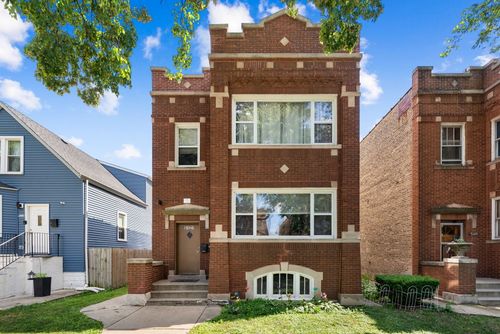 5121 W Henderson St, Chicago, IL, 60641-4243 | Card Image