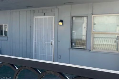 6340 Casada Way, Las Vegas, NV, 89107-3533 | Card Image