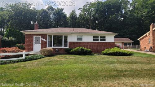 35655 Minton St, Livonia, MI, 48150-2592 | Card Image