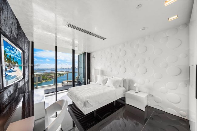 APT-3003 - 100 S Pointe Dr, Condo with 3 bedrooms, 4 bathrooms and null parking in Miami Beach FL | Image 31