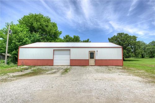 2010 W 21st St, Galena, KS, 66739-5288 | Card Image