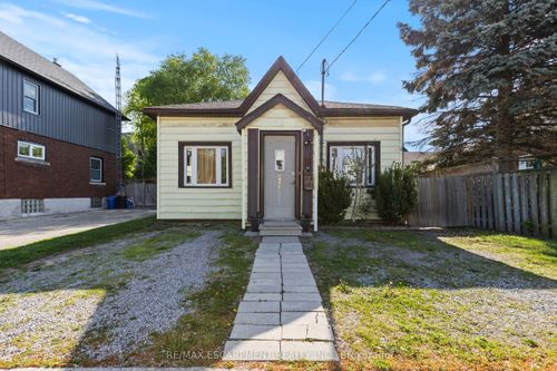 4774 St Clair Ave, Niagara Falls, ON, L2E3T1 | Card Image