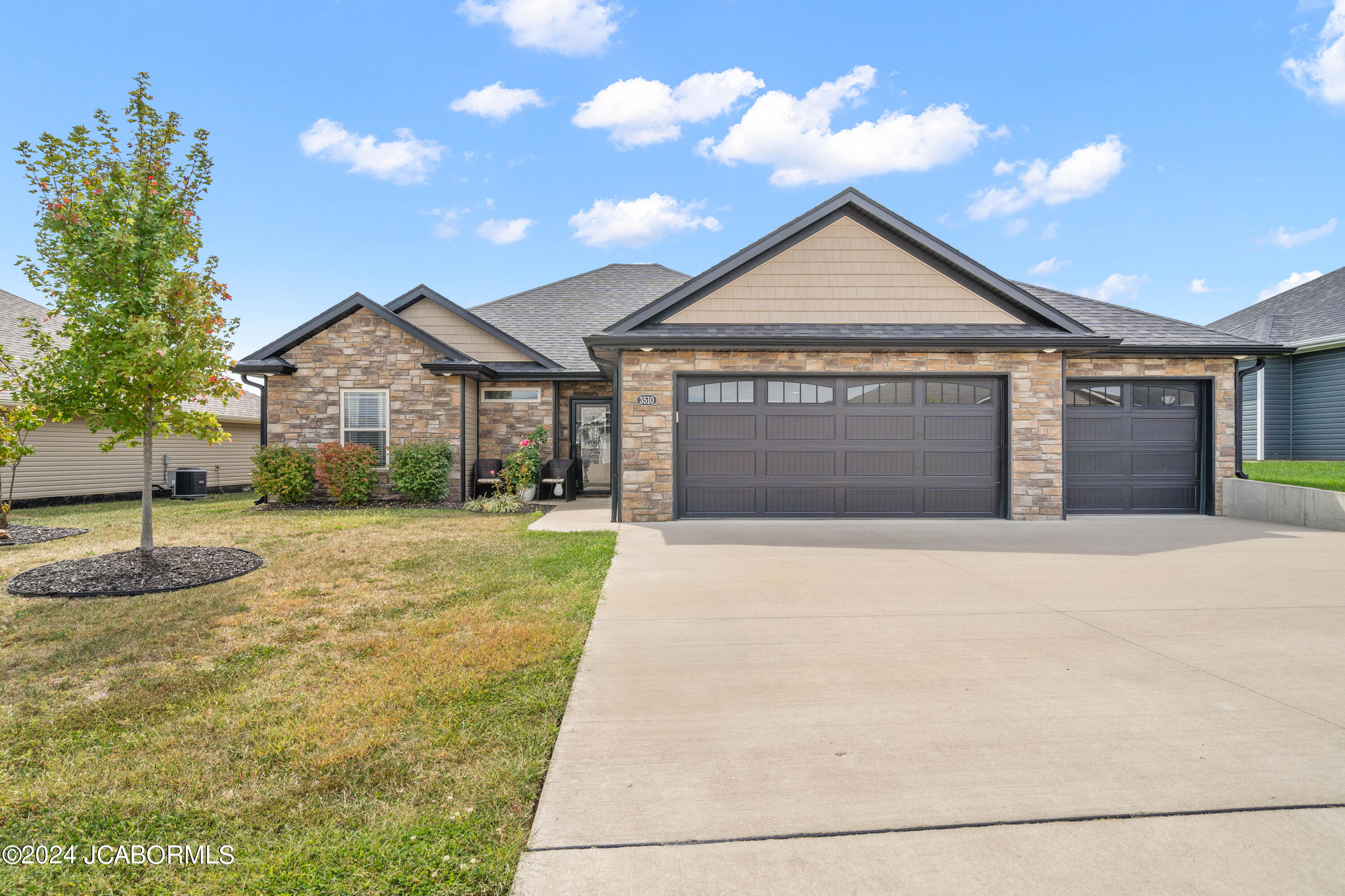 Yellowwood Dr, Columbia, MO 65202