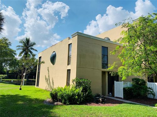 301-2961 Sw 87th Ave, Davie, FL, 33328-6666 | Card Image