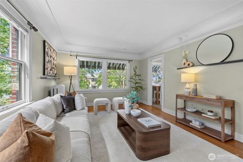 202-2634 Franklin Ave E, Seattle, WA, 98102-3269 | Card Image