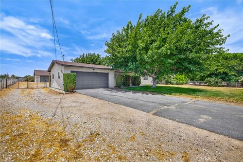 9354 Hickory Ave, Hesperia, CA, 92345-3340 | Card Image