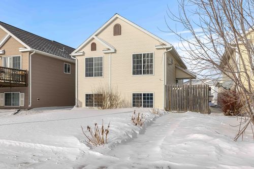 1941 57th Avenue S, Fargo, ND, 58104 | Card Image