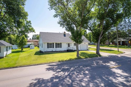 727 S Peck St, Fergus Falls, MN, 56537-3123 | Card Image