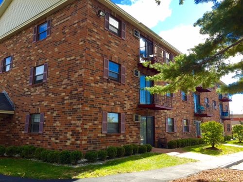 apt-31-11 Railroad Ave, Derry, NH, 03038-2576 | Card Image