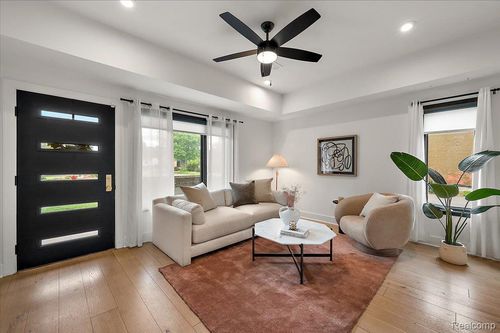 3303 Cochrane St, Detroit, MI, 48208-2840 | Card Image