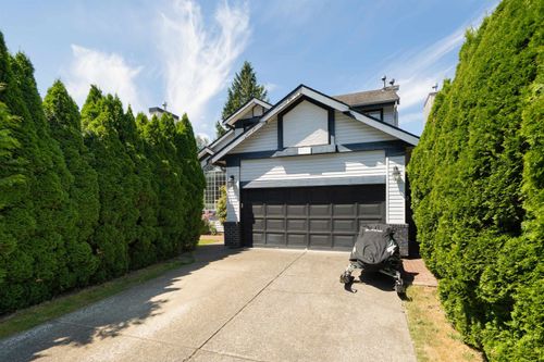 9477 209 St, Langley, BC, V1M2H1 | Card Image