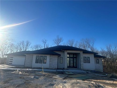 7260 Nw Pampas Ln, Parkville, MO, 64152-3421 | Card Image