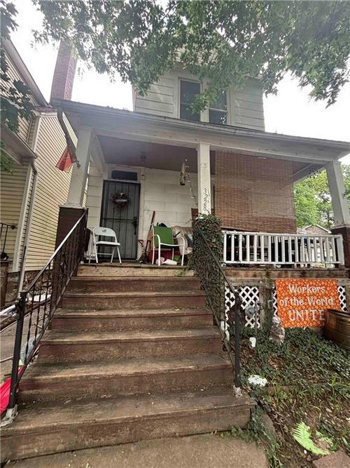3228 Thompson Ave, Kansas City, MO, 64124-1954 | Card Image