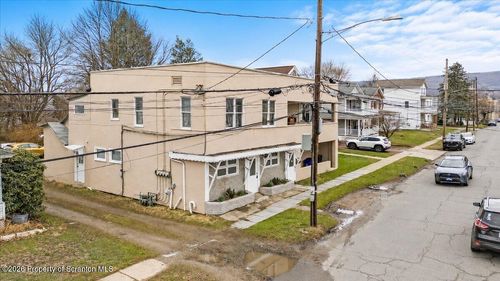622 E Market St, Scranton, PA, 18509-1657 | Card Image
