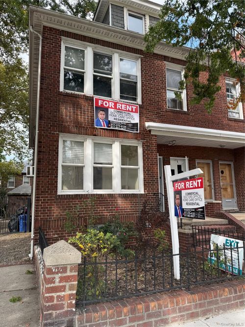 7003 37th Avenue, New York, NY, 11372 | Card Image