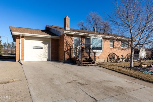 1804 Linda Drive Nw, Mandan, ND, 58554 | Card Image