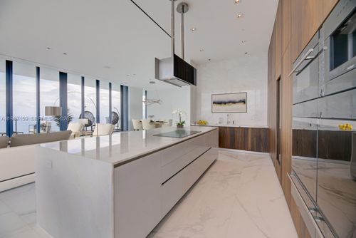 45014601-17141 Collins Ave, Sunny Isles Beach, FL, 33160-4290 | Card Image