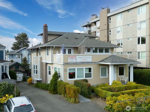 211 14th Ave E, Seattle, WA, 98112-5223 | Card Image