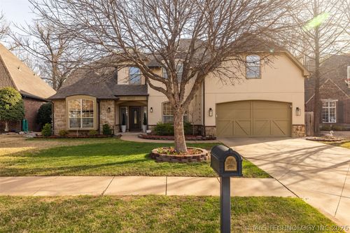 10521 S 92nd East Cir, Tulsa, OK, 74133-7050 | Card Image