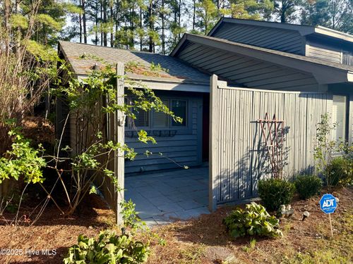 1804 Sherbrooke Cir, Laurinburg, NC, 28352-5537 | Card Image