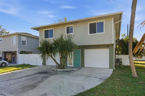 1858 Michigan Ave Ne, SAINT PETERSBURG, FL, 33703-3332 | Card Image