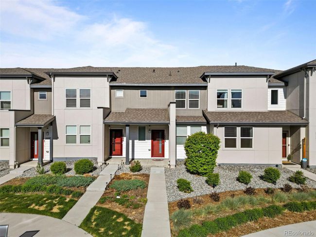16088 E Elk Drive, Condo with 3 bedrooms, 2 bathrooms and 2 parking in Denver CO | Image 2