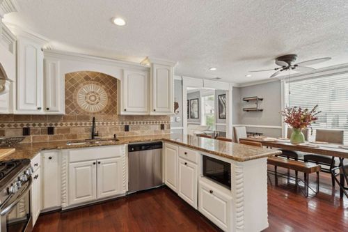 937 W 8th St, Dallas, TX, 75208-5064 | Card Image