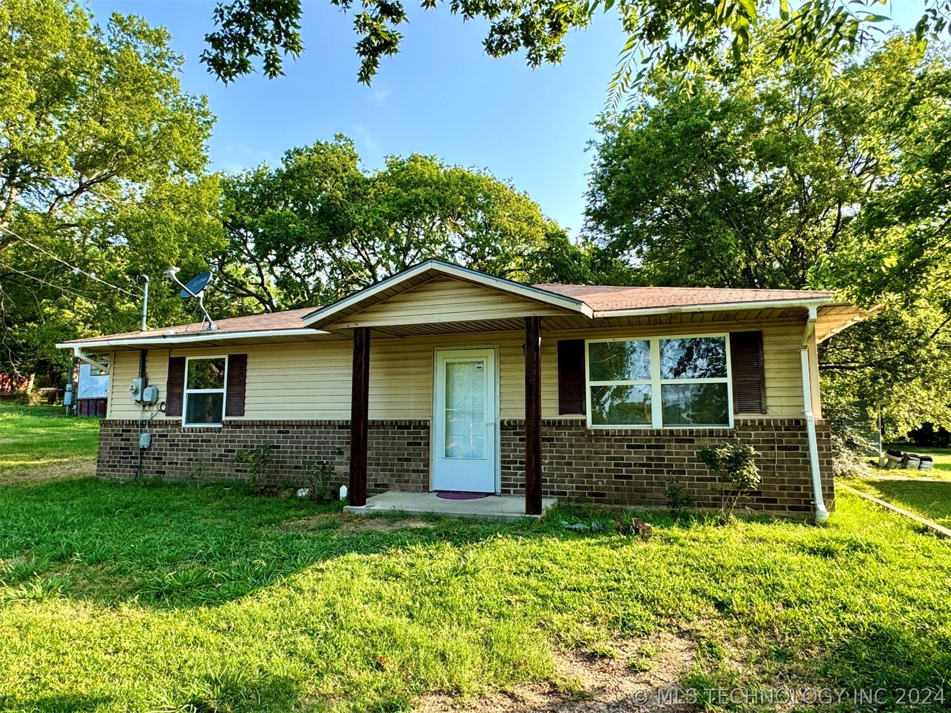 9th St, Atoka, OK 74525