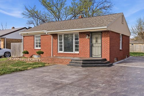 2701 N Litchfield Ave, Wichita, KS, 67204-5042 | Card Image