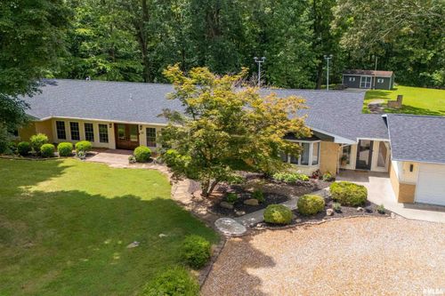 65 Hidden Trace Rd, Carbondale, IL, 62901-7325 | Card Image