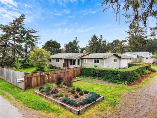 1783 Vine Ave, McKinleyville, CA, 95519-3892 | Card Image