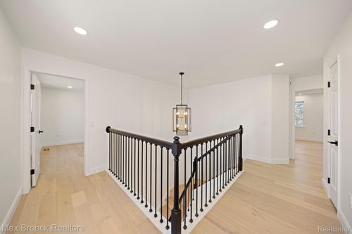 3592 Great Falls Cir, Ann Arbor, MI, 48108-9581 | Card Image