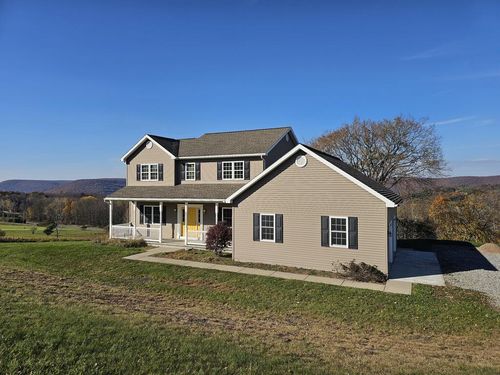 11 Hillcrest Cir, Wellsboro, PA, 16901-8111 | Card Image