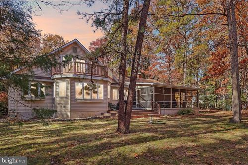 7 Pontiac Dr, Medford, NJ, 08055-8115 | Card Image