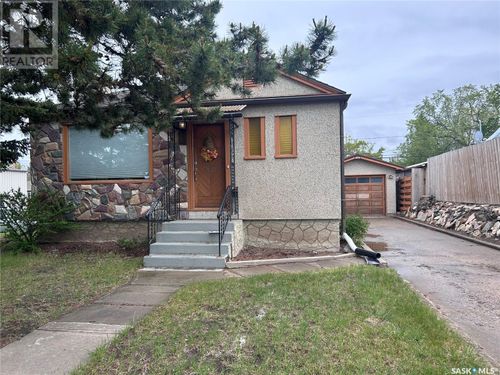 1192 105th St, North Battleford, SK, S9A1S7 | Card Image