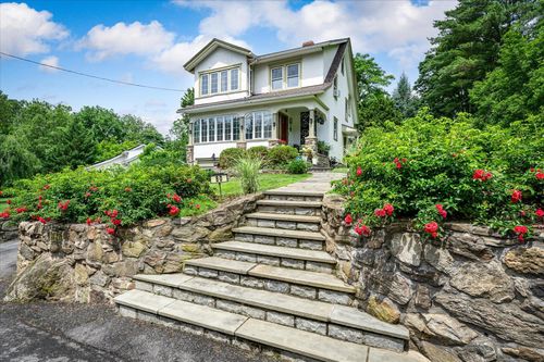 80 Grove St, Harrison, NY, 10528-3909 | Card Image