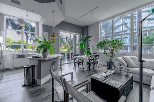 110-2000 N Bayshore Dr, Miami, FL, 33137-5110 | Card Image