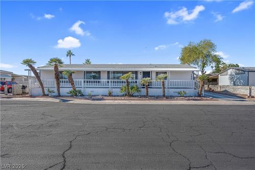 3421 Ewa Beach Dr, Las Vegas, NV, 89122-3948 | Card Image
